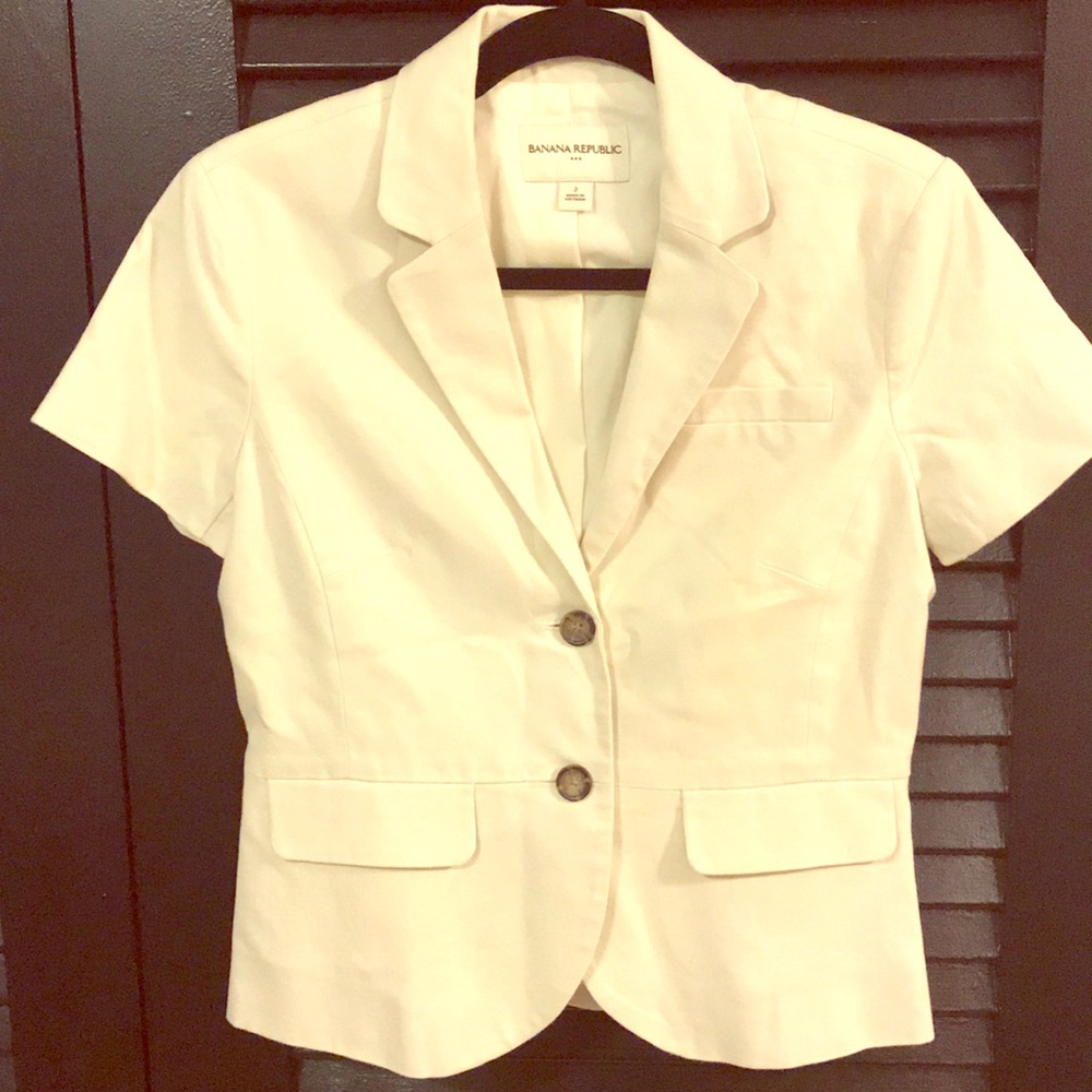 Cream blazer with buttons
